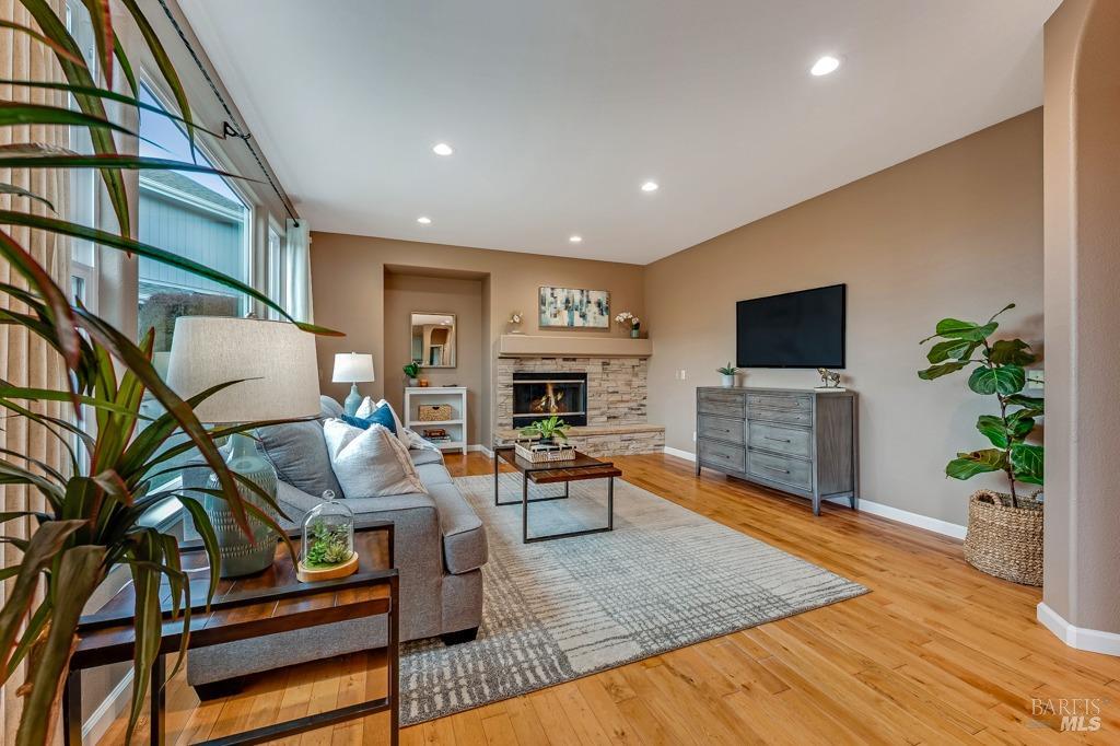 7580 Meadowlark Dr