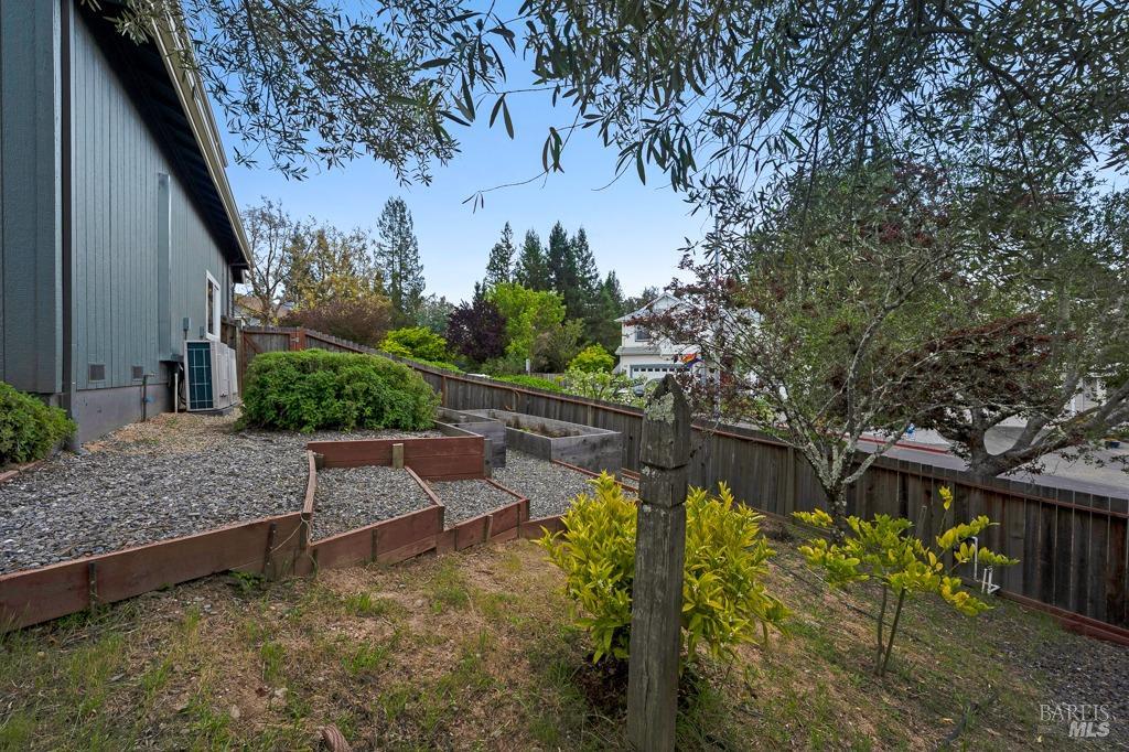 7580 Meadowlark Dr