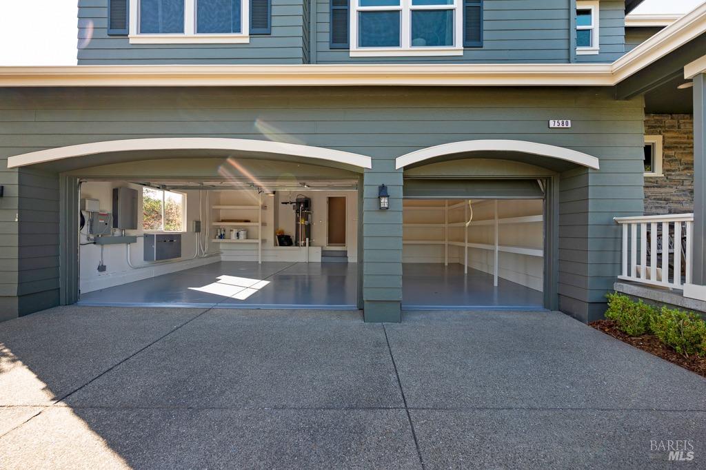 7580 Meadowlark Dr