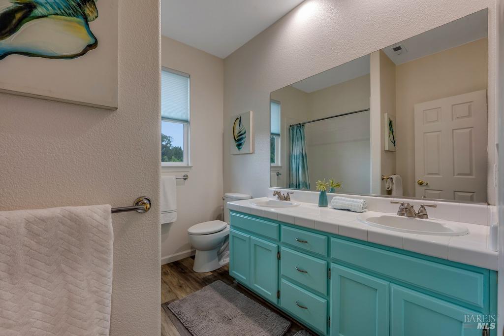 7580 Meadowlark Dr