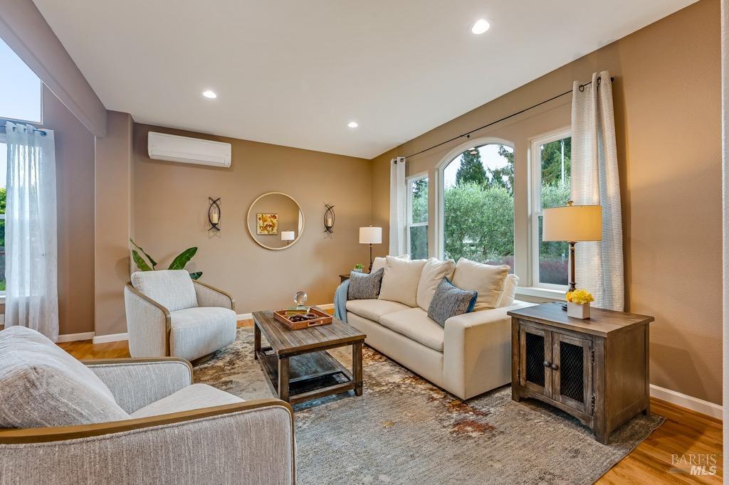 7580 Meadowlark Dr