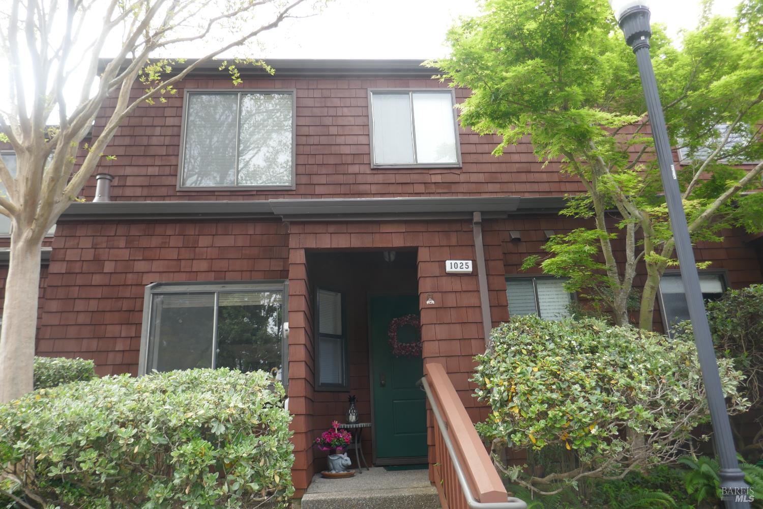 1025 Margaret Court