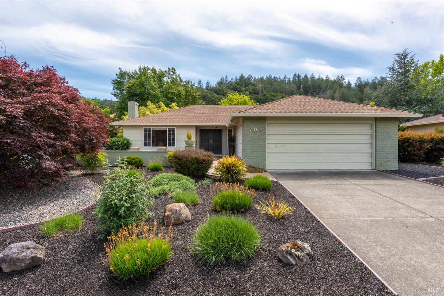 7362 Oakmont Dr