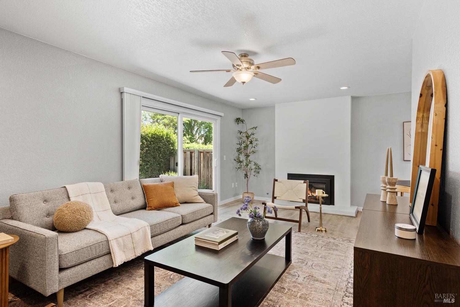 224 Mountain View Dr