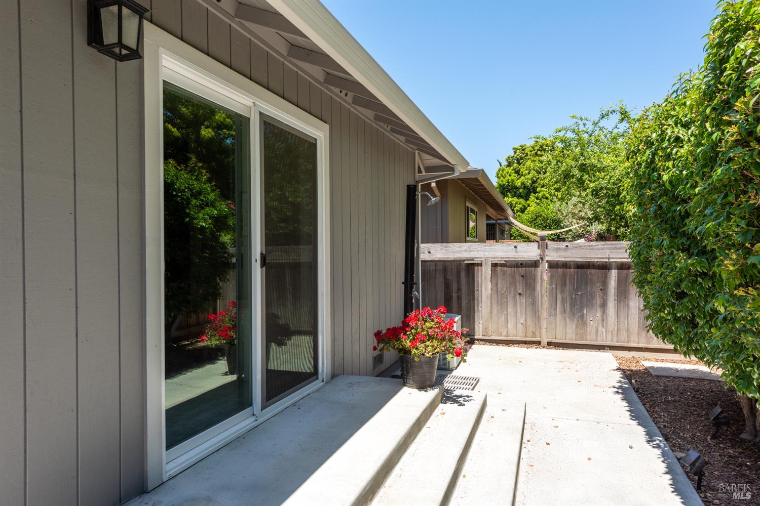 224 Mountain View Dr
