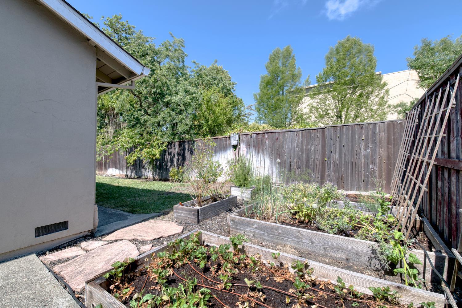 2635 Cactus Ave