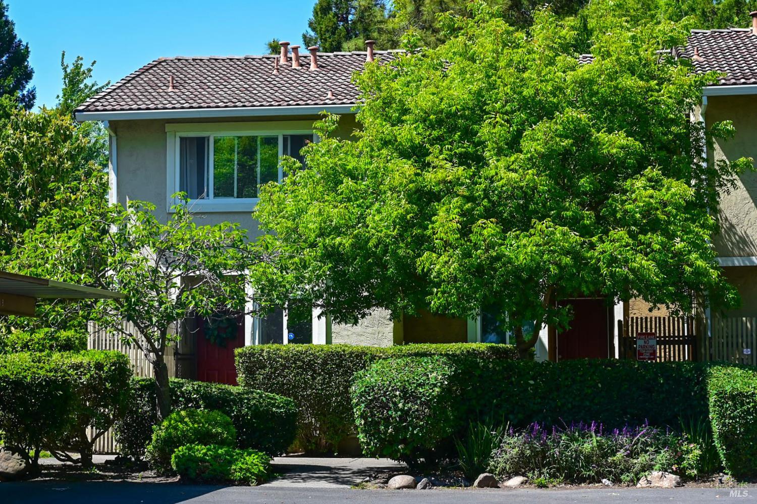516 Santa Alicia Dr