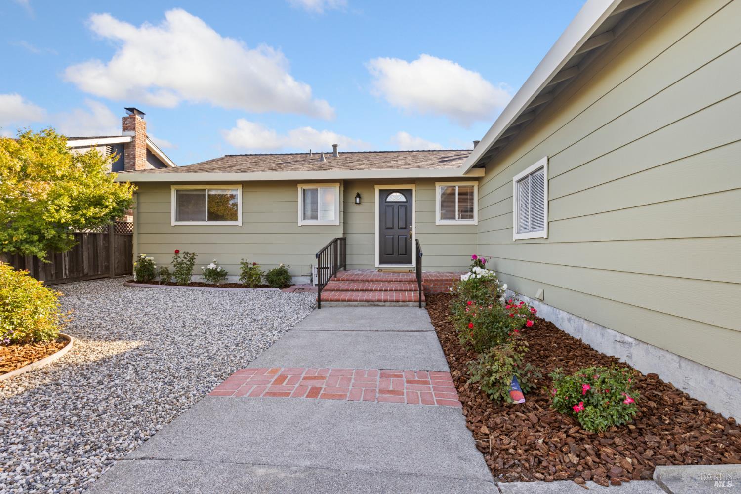 437 Ely Blvd S