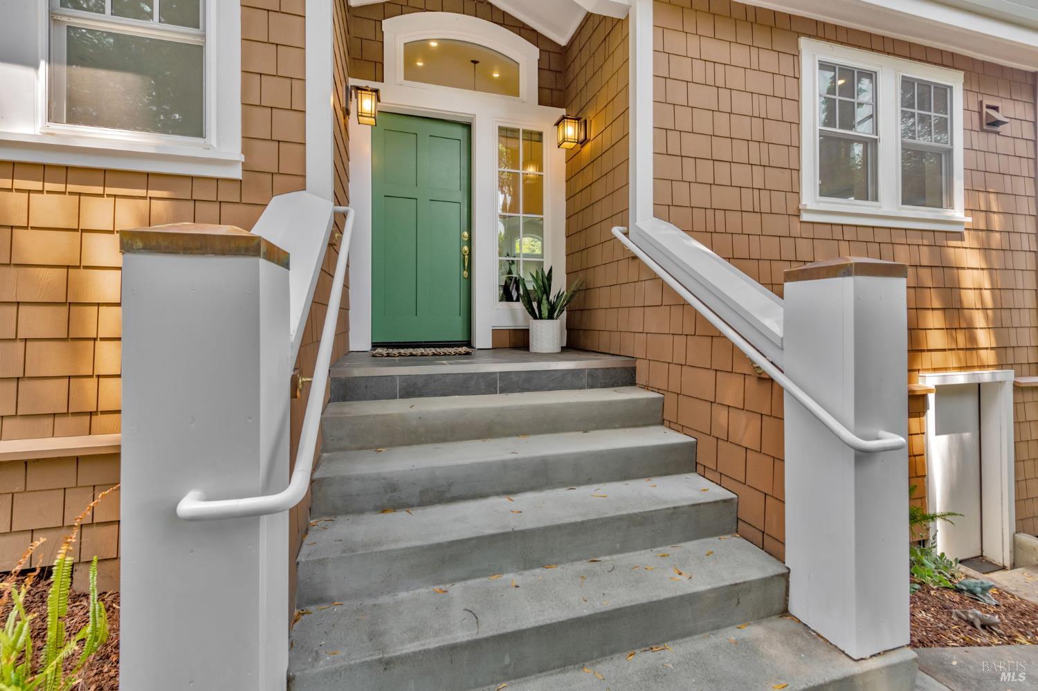 133 King St