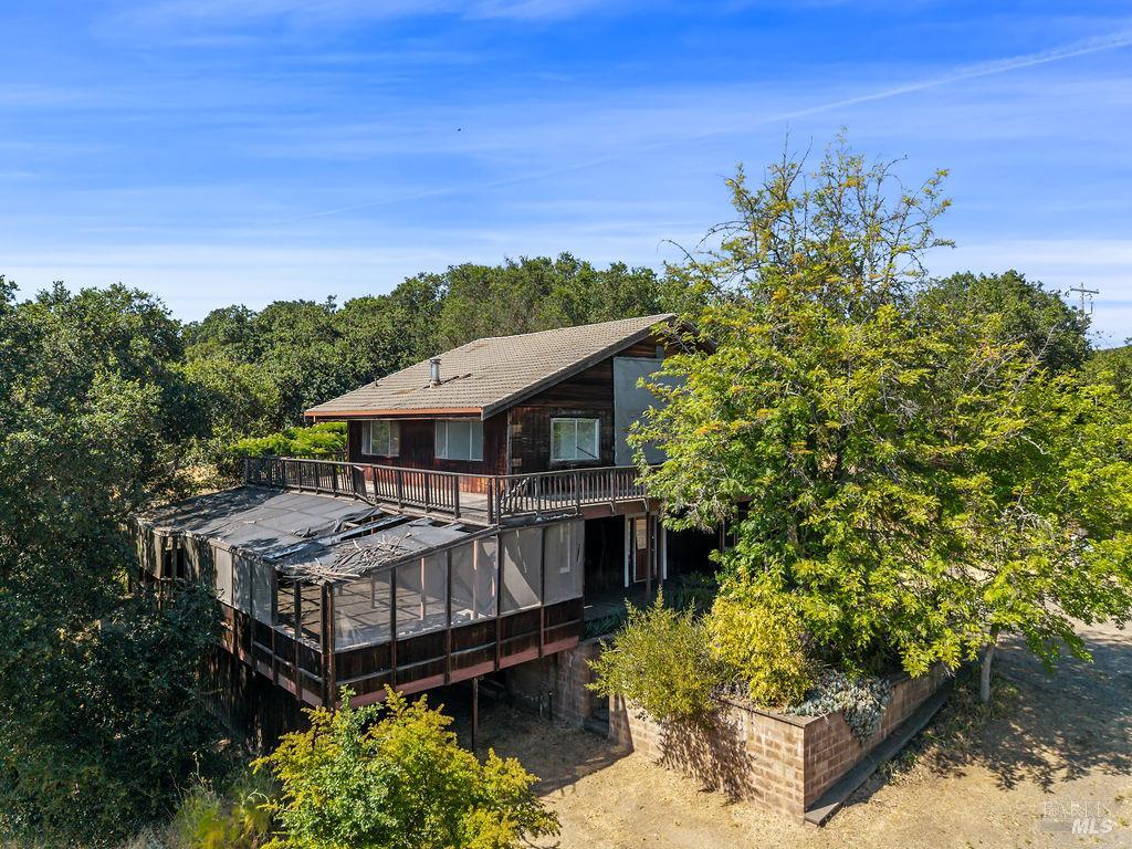 15900 Healdsburg Ave
