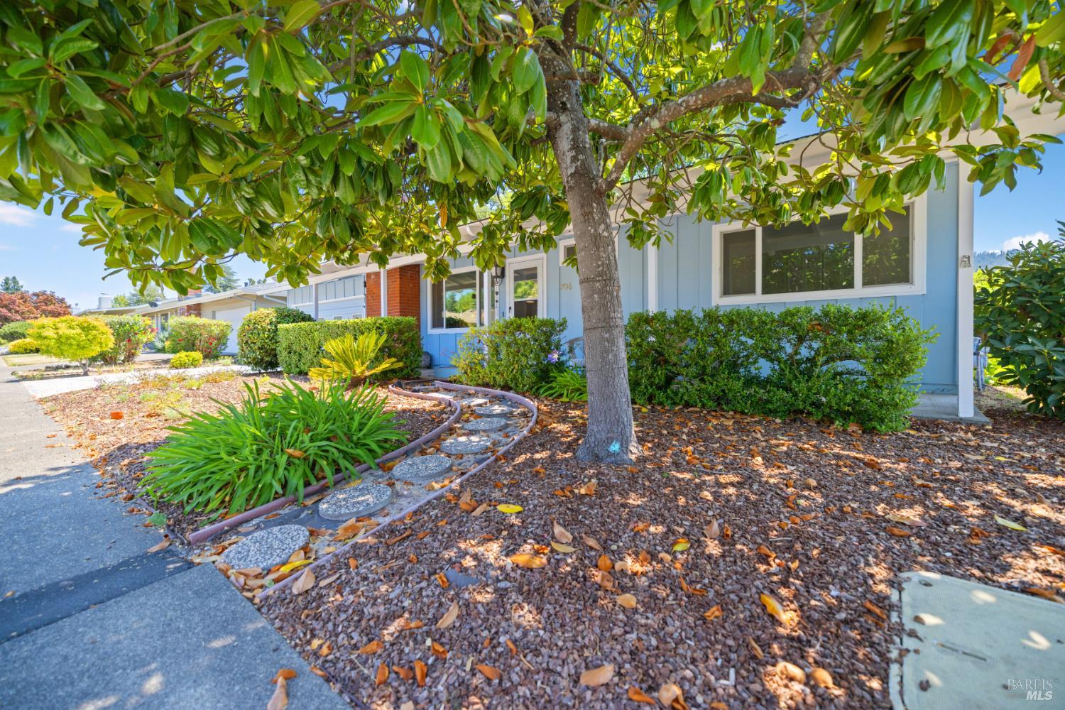 7016 Oak Leaf Dr