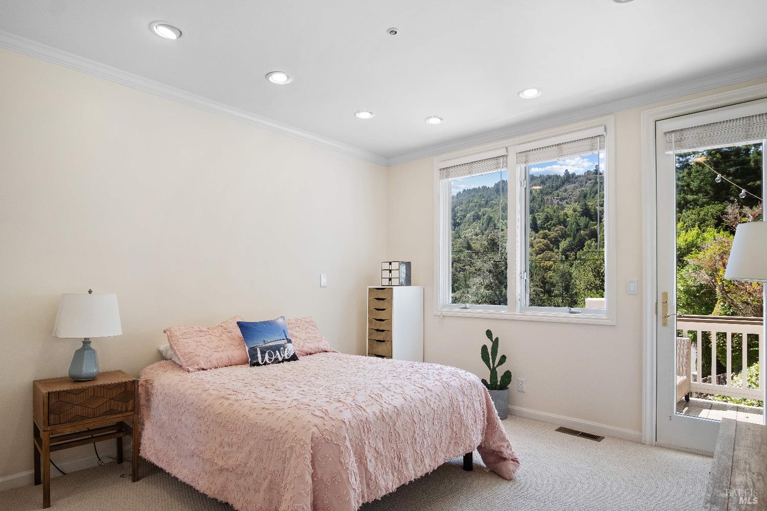6 Oak Road