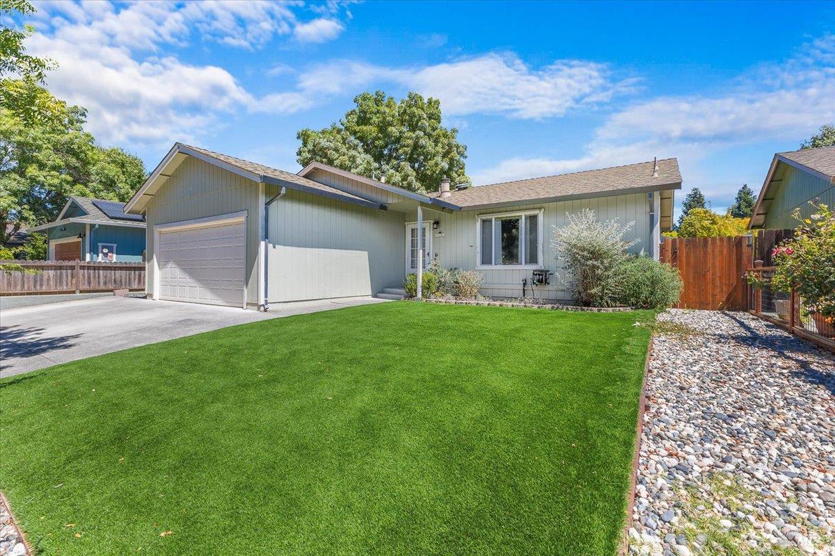 1128 Pippin Circle