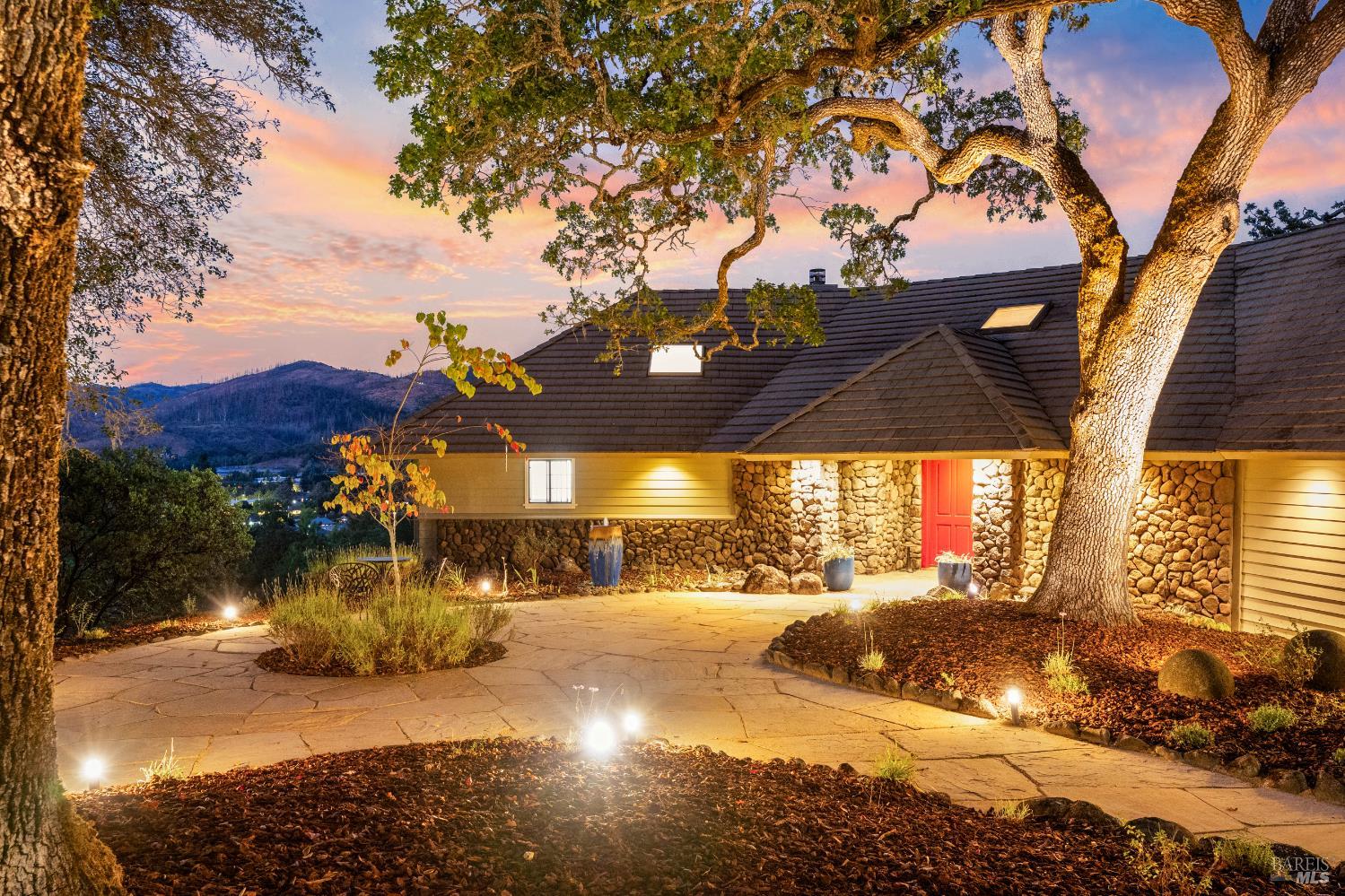 607 Wild Oak Drive