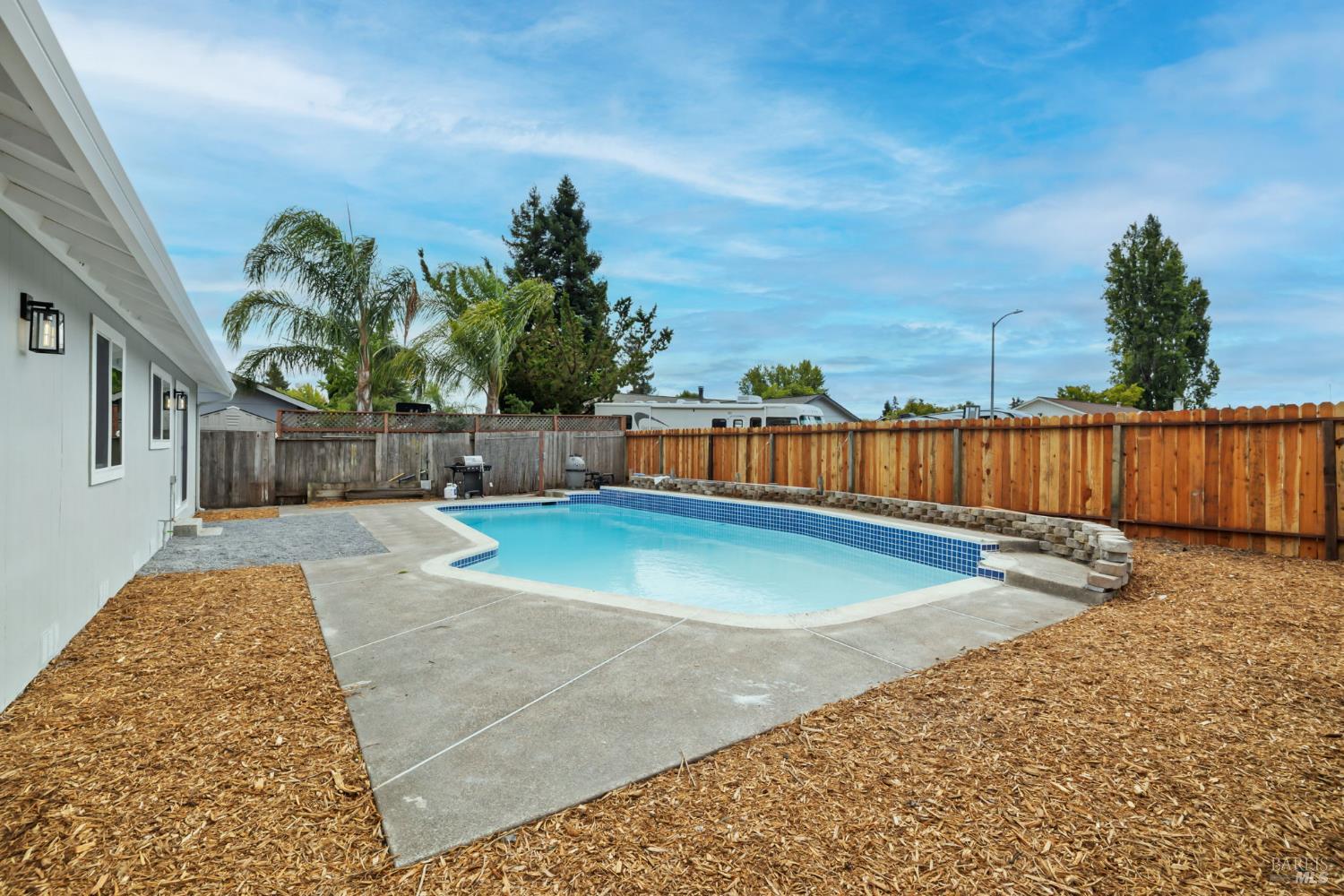 7402 Circle Dr