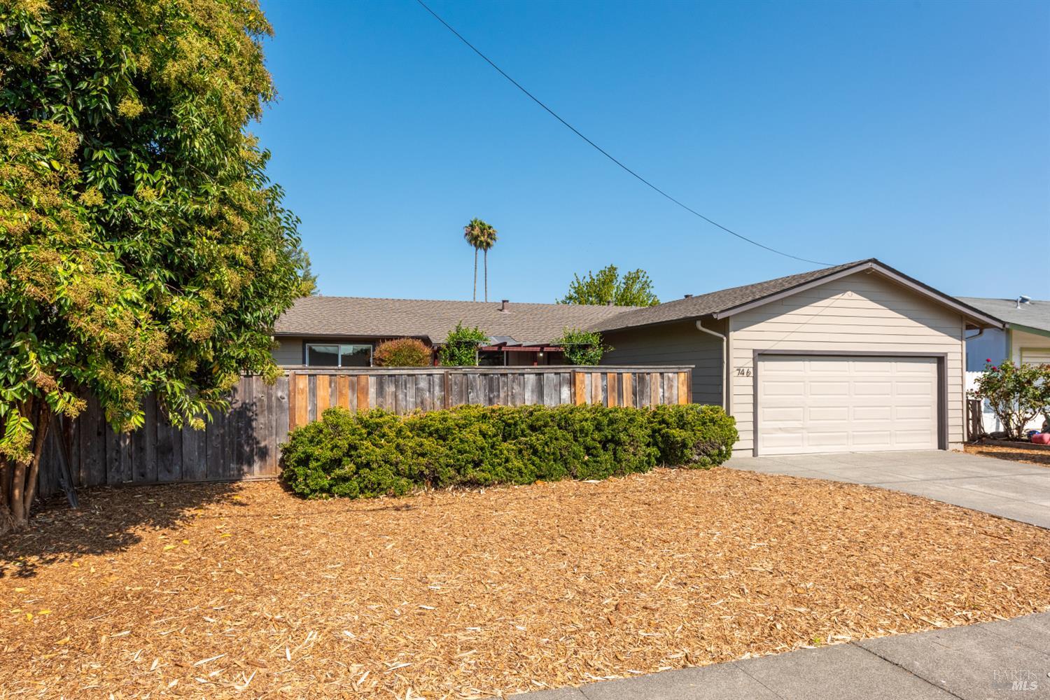 746 Bernadette Ave