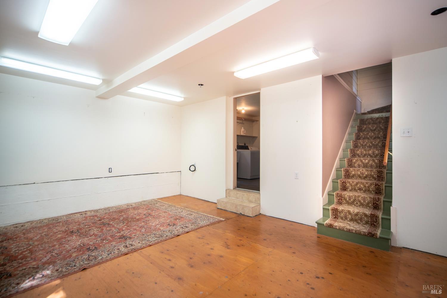 176 Railroad Ave
