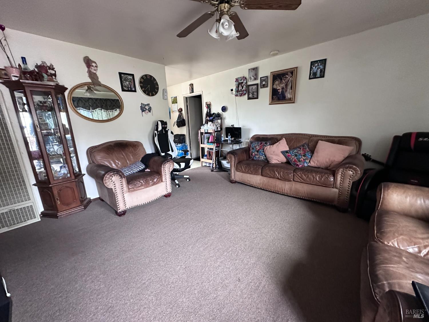 2727-2729 Victoria Dr