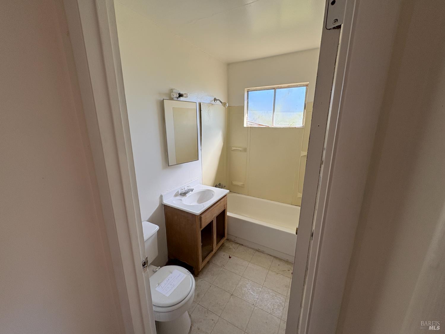 2727-2729 Victoria Dr