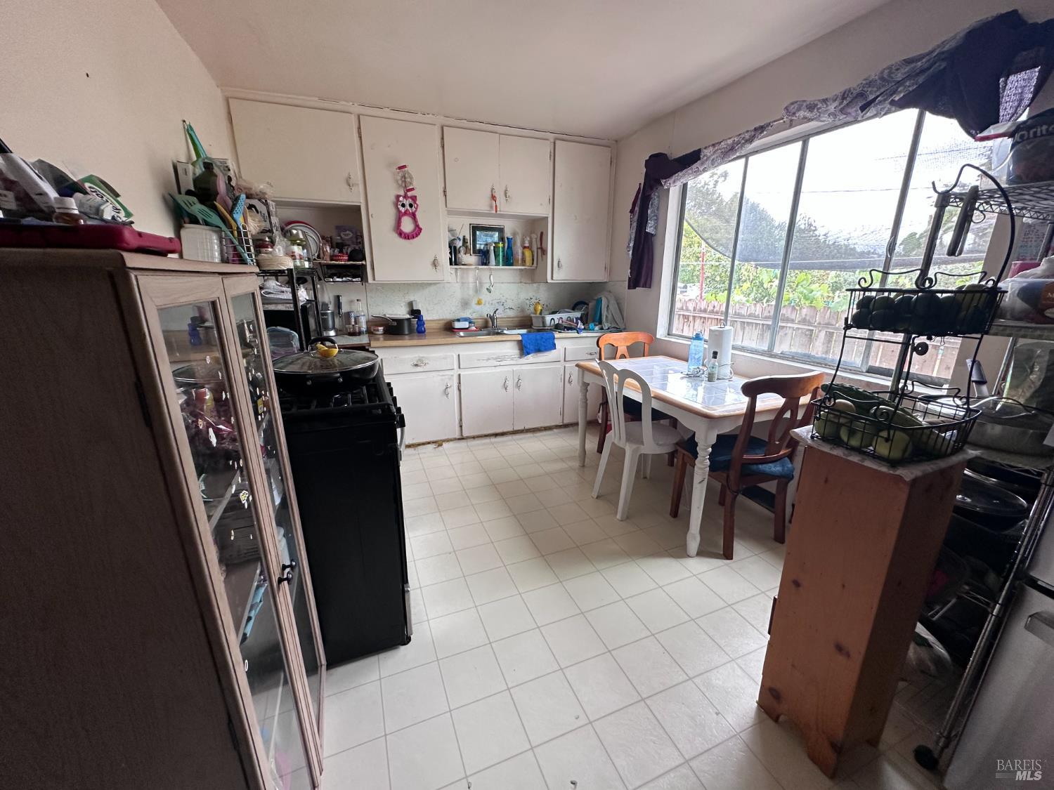 2727-2729 Victoria Dr