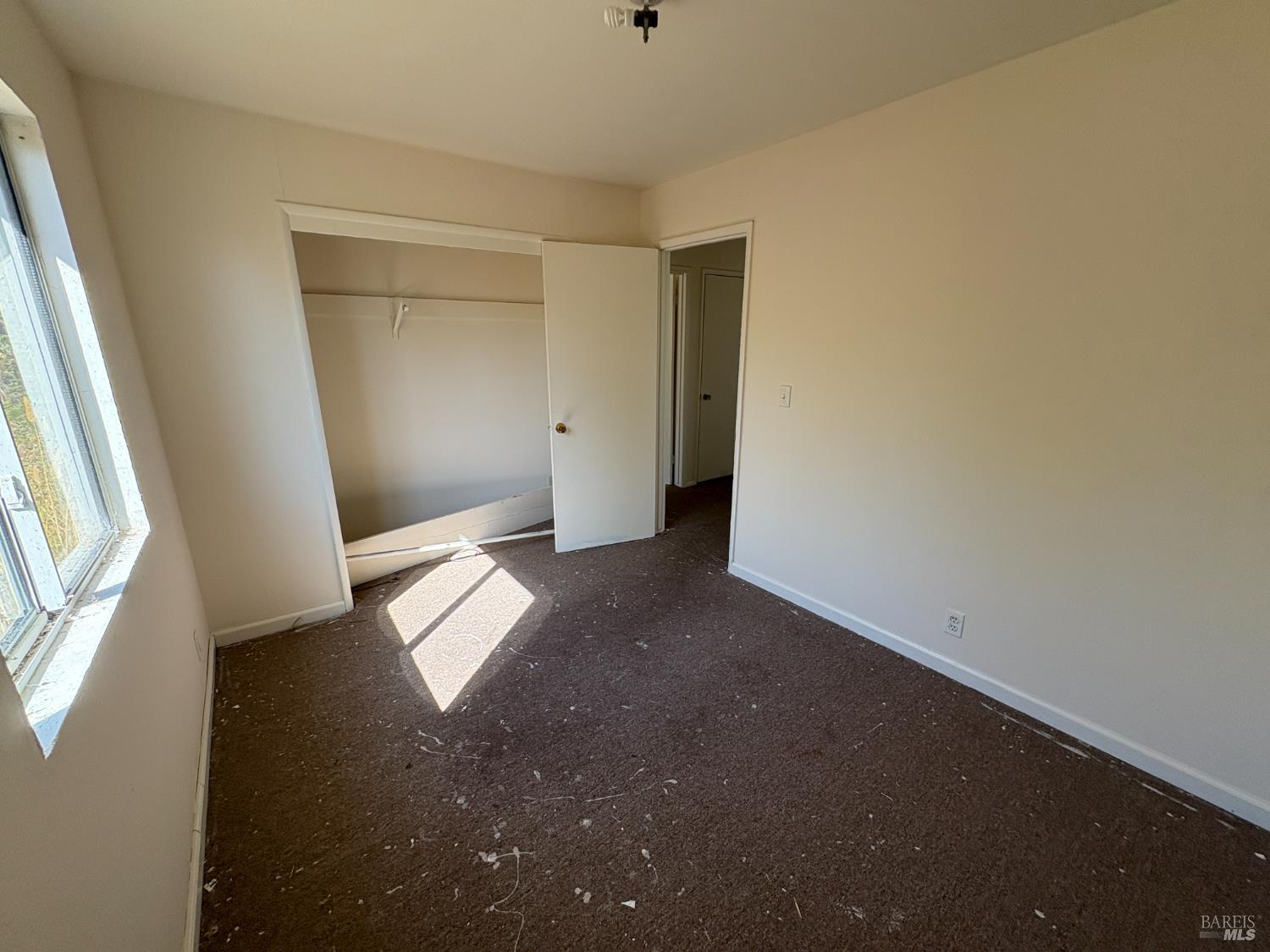 2727-2729 Victoria Dr