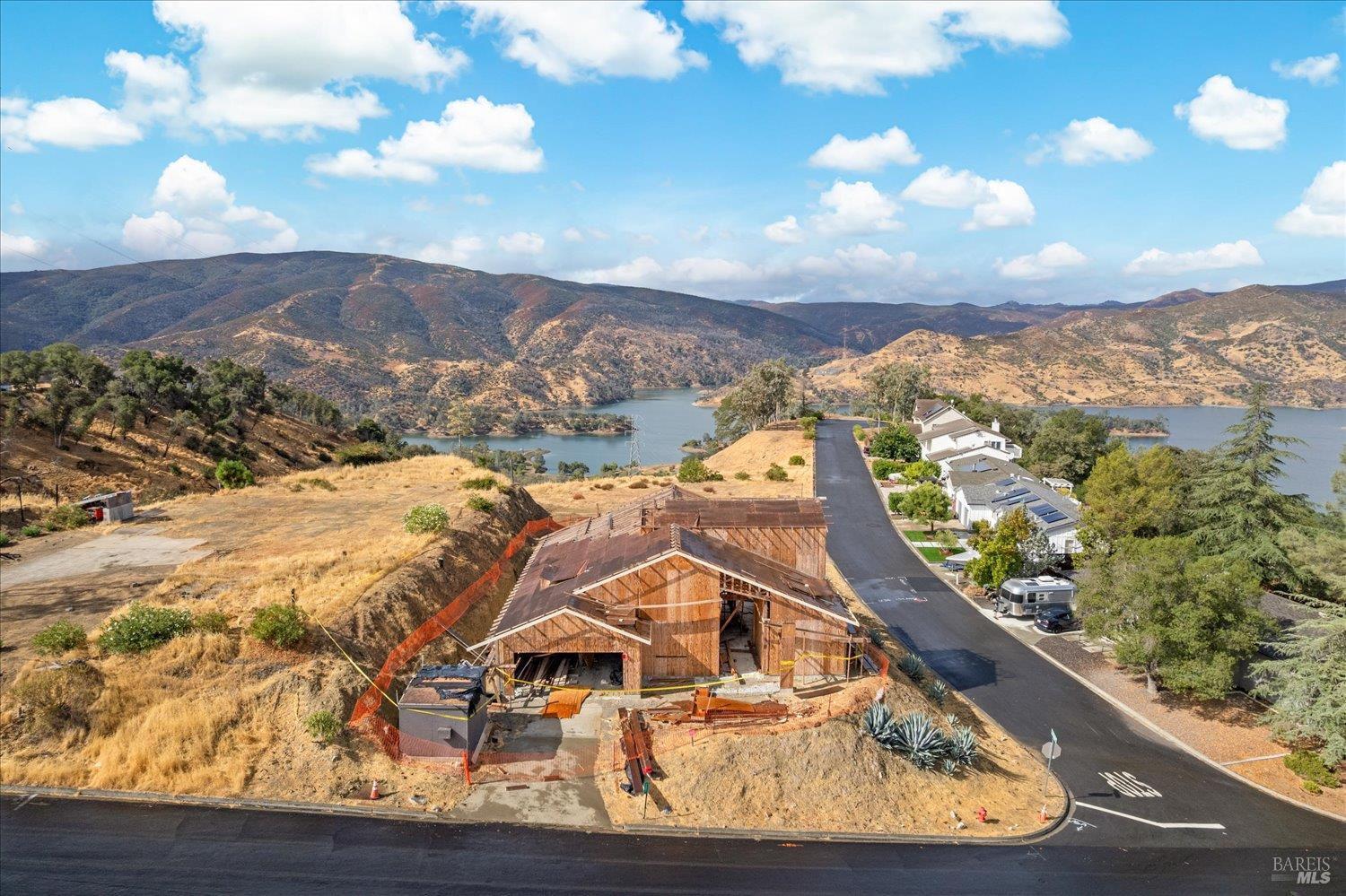 1061 Rimrock Dr