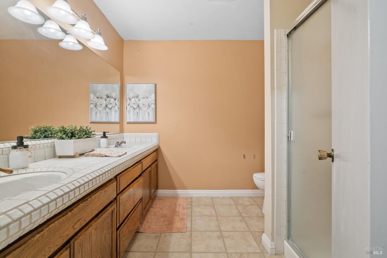 2270 Knolls Hills Cir