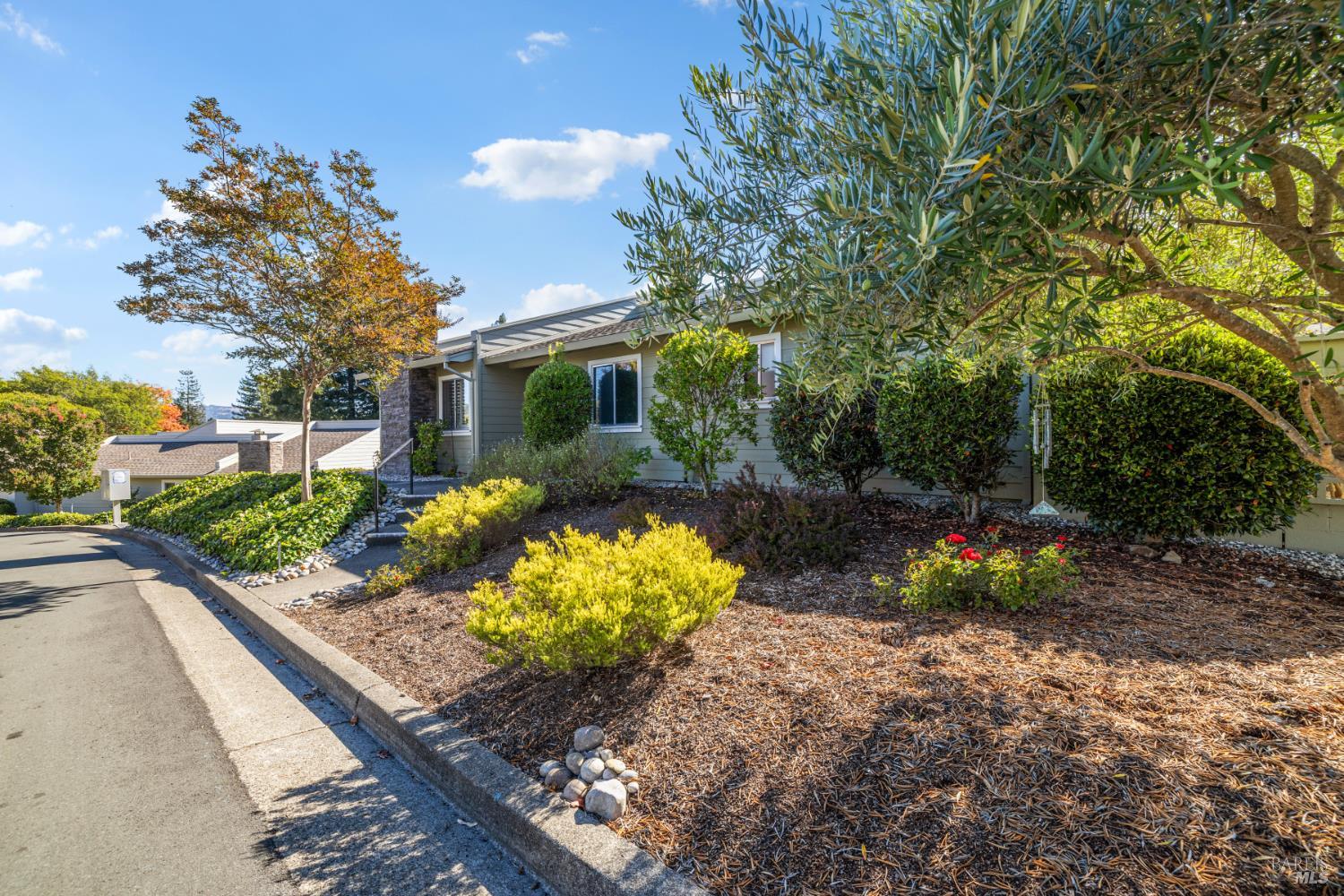 2270 Knolls Hills Cir