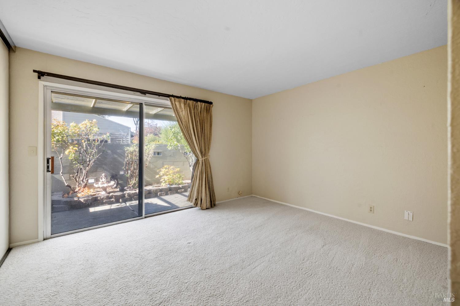 2270 Knolls Hills Cir