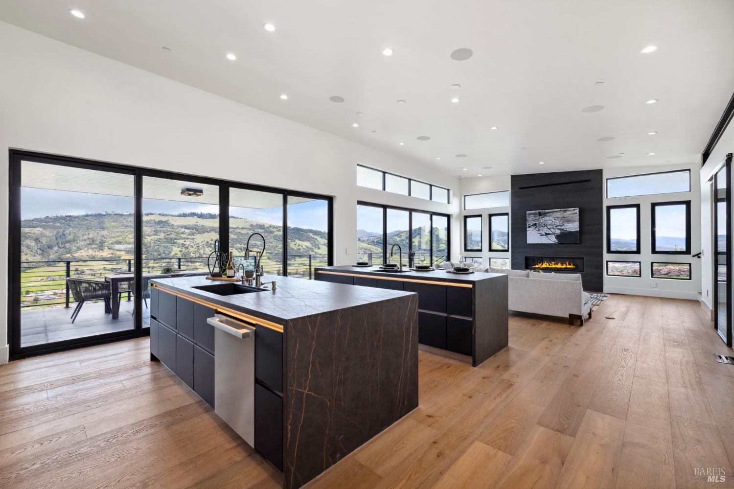 3942 Shelter Glen Way