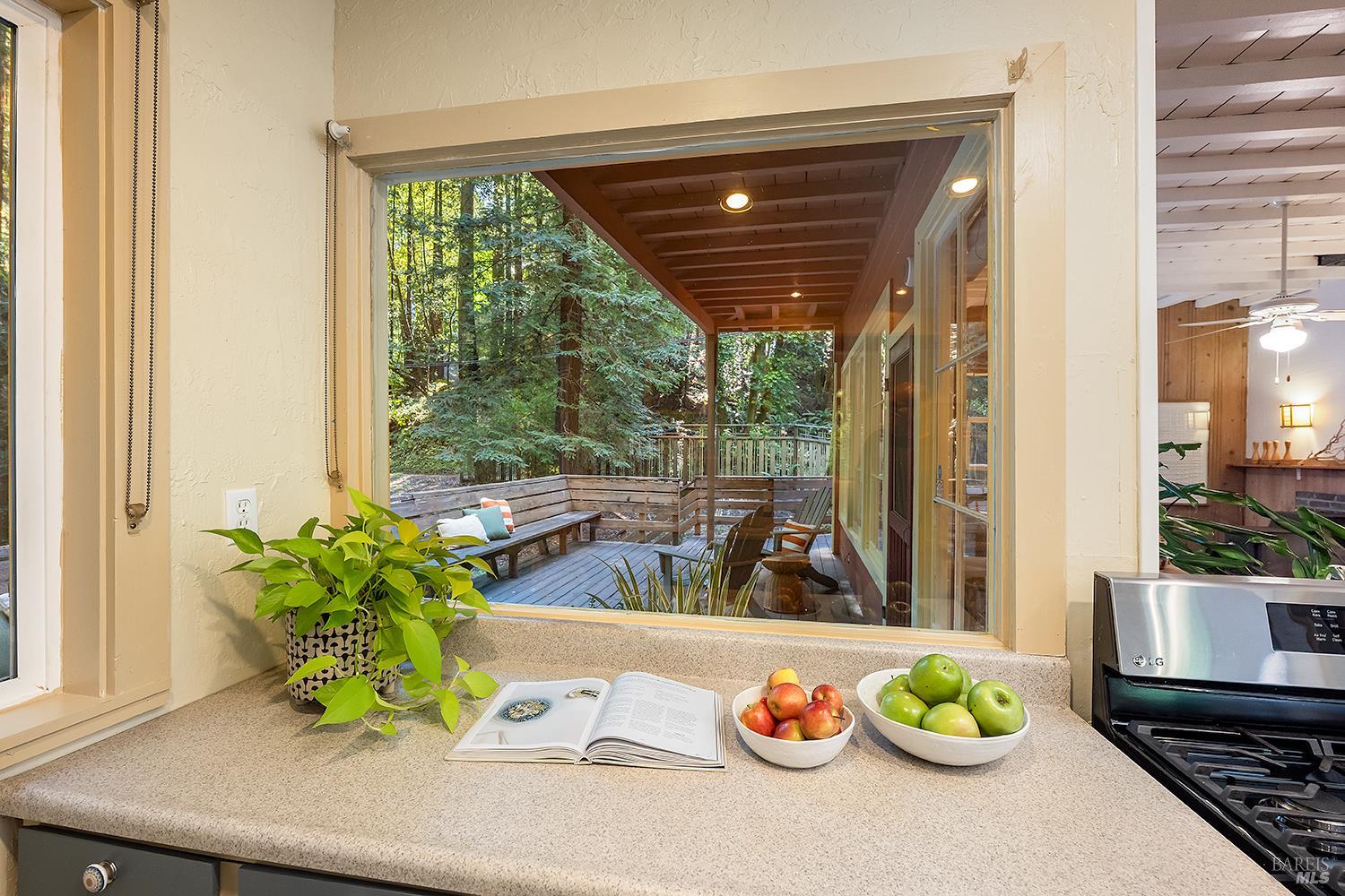 2050 Cazadero Hwy