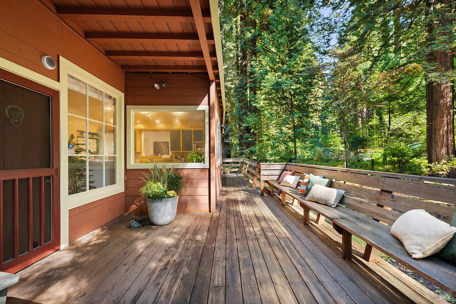 2050 Cazadero Hwy