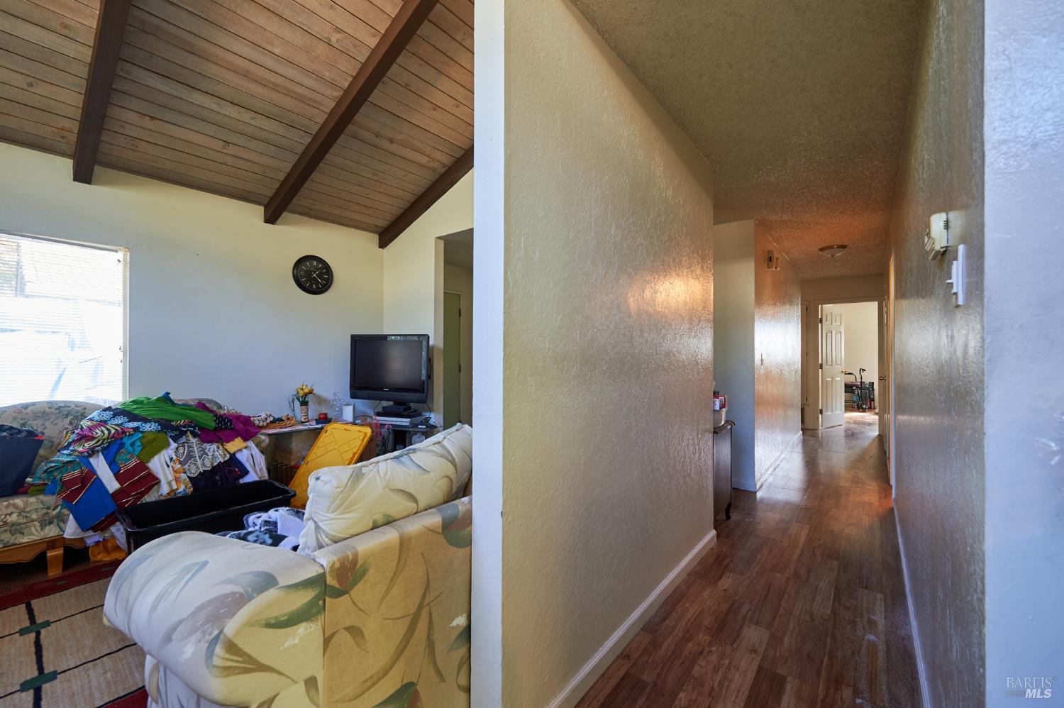 1725-1727 Mission Blvd
