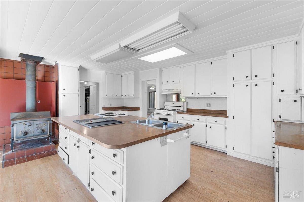 10650 Woodside Drive