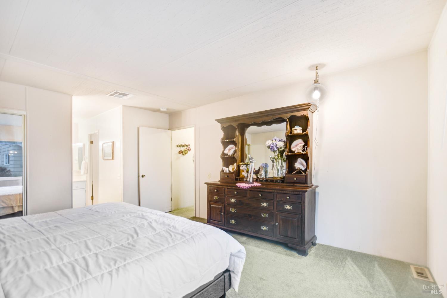40 Westgate Circle