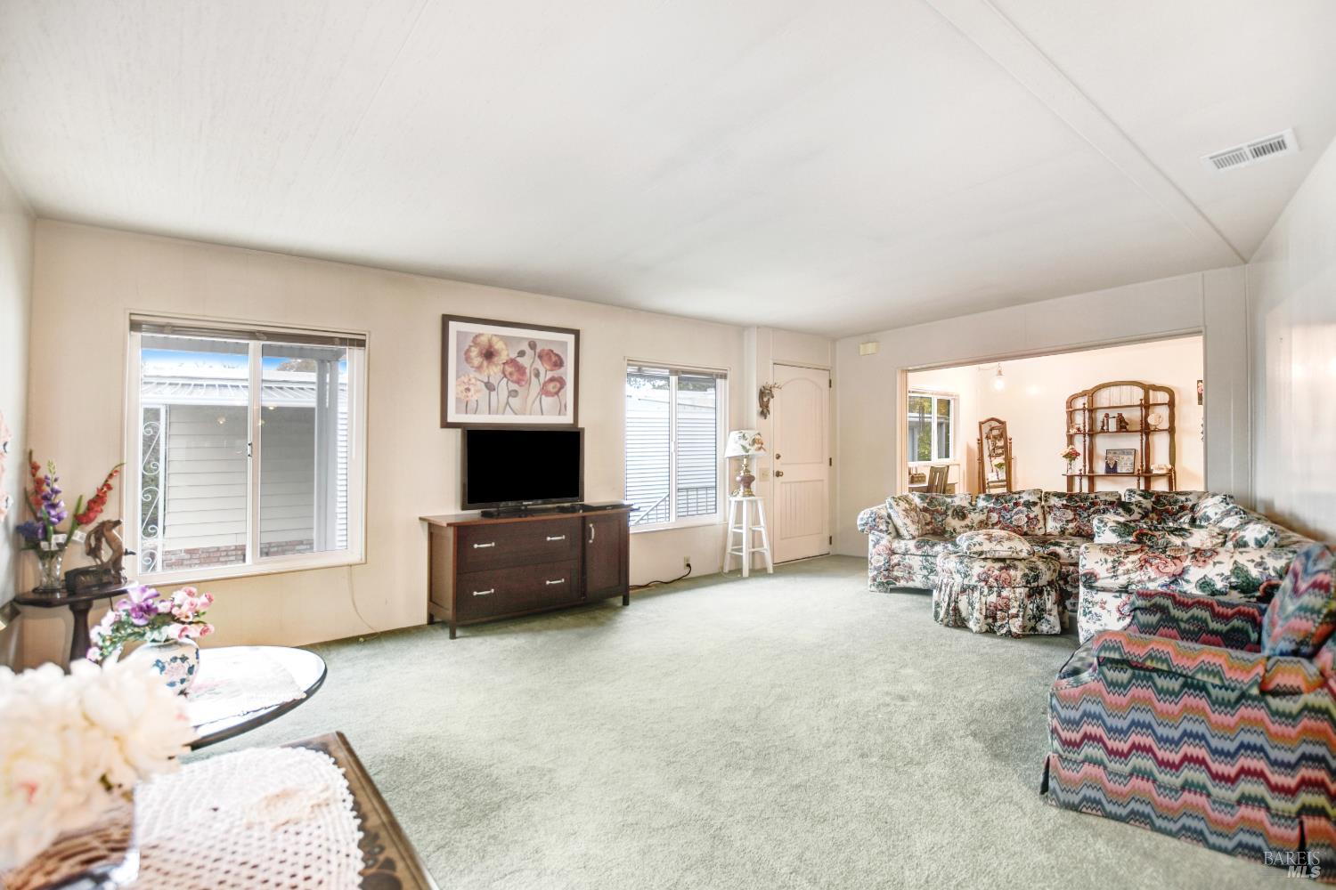40 Westgate Circle