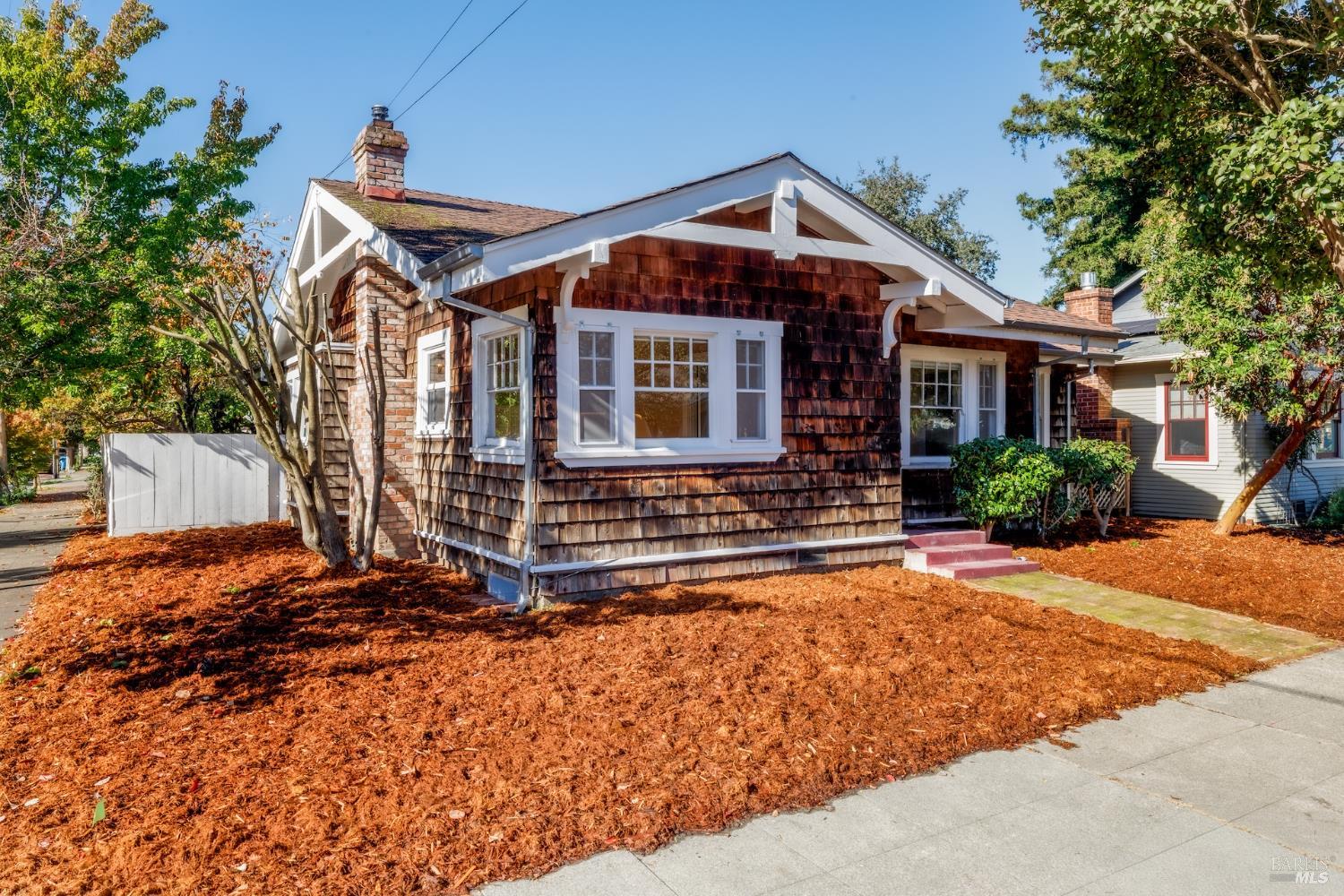 1203 Glenn Street