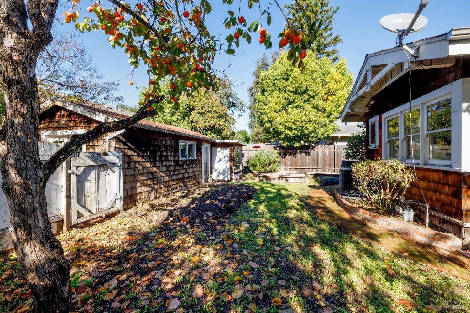 1203 Glenn Street