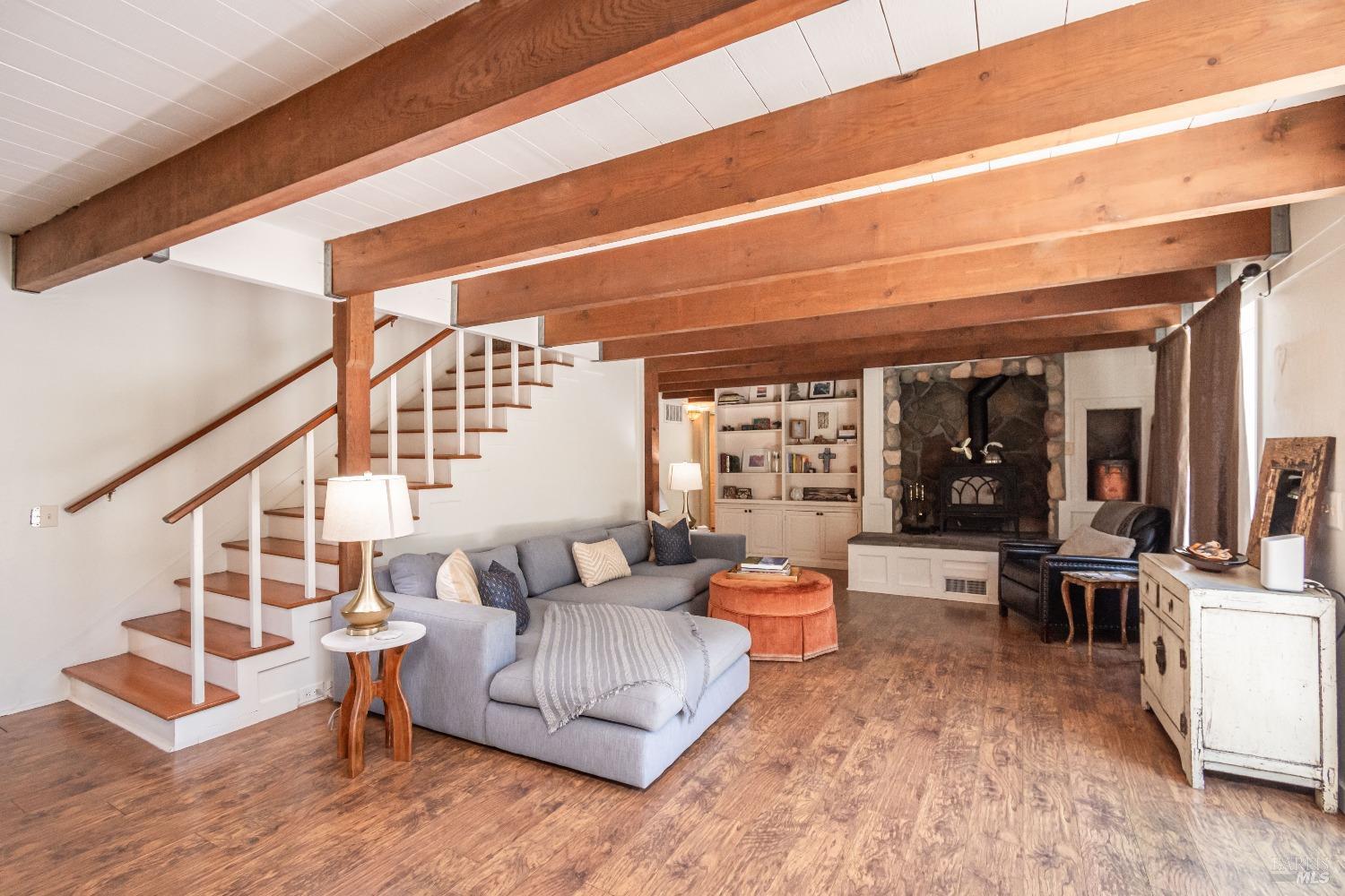 1114 Mount George Avenue