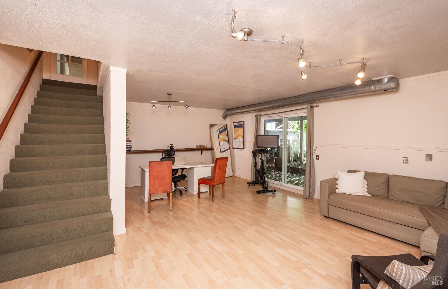 1114 Mount George Avenue