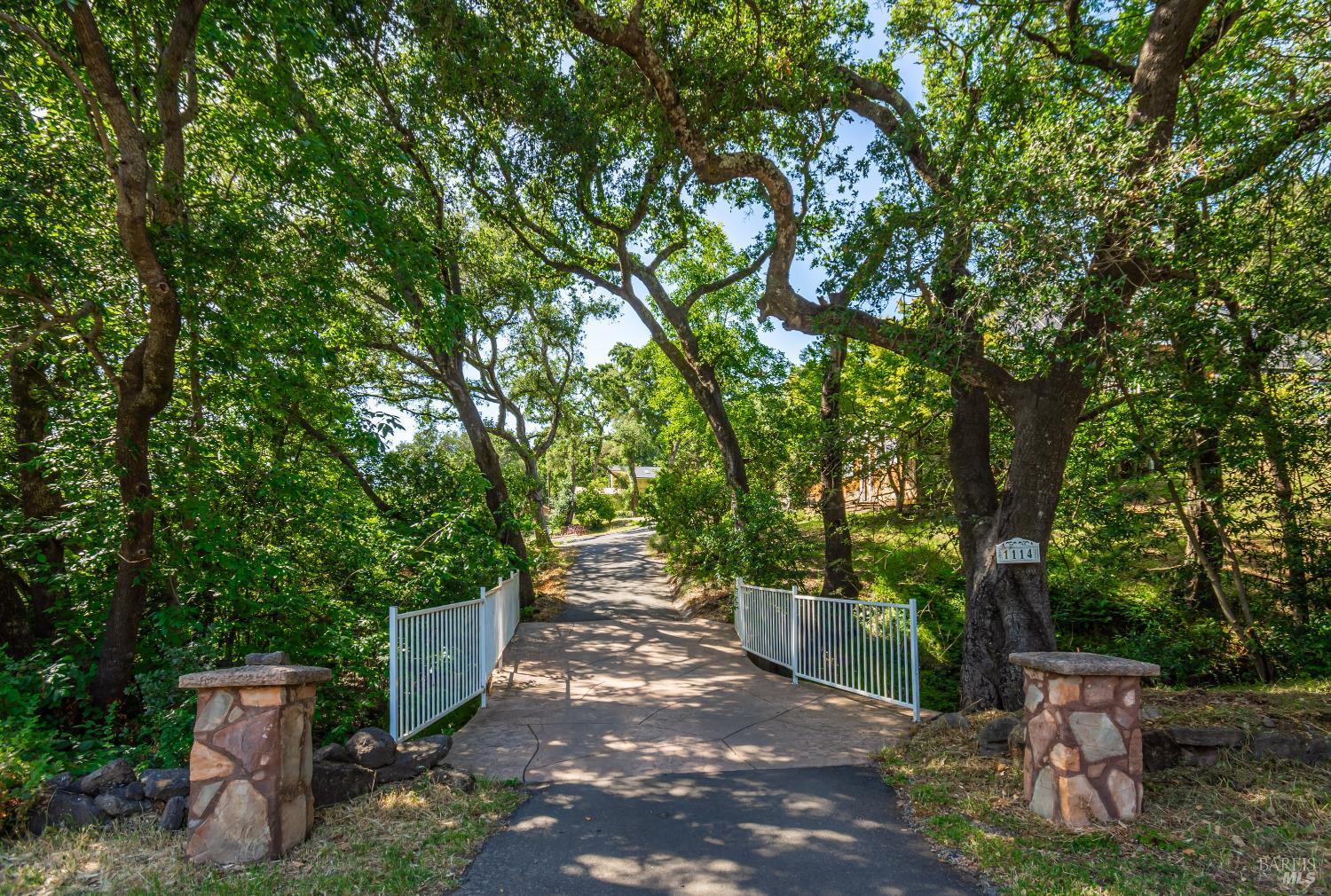 1114 Mount George Avenue