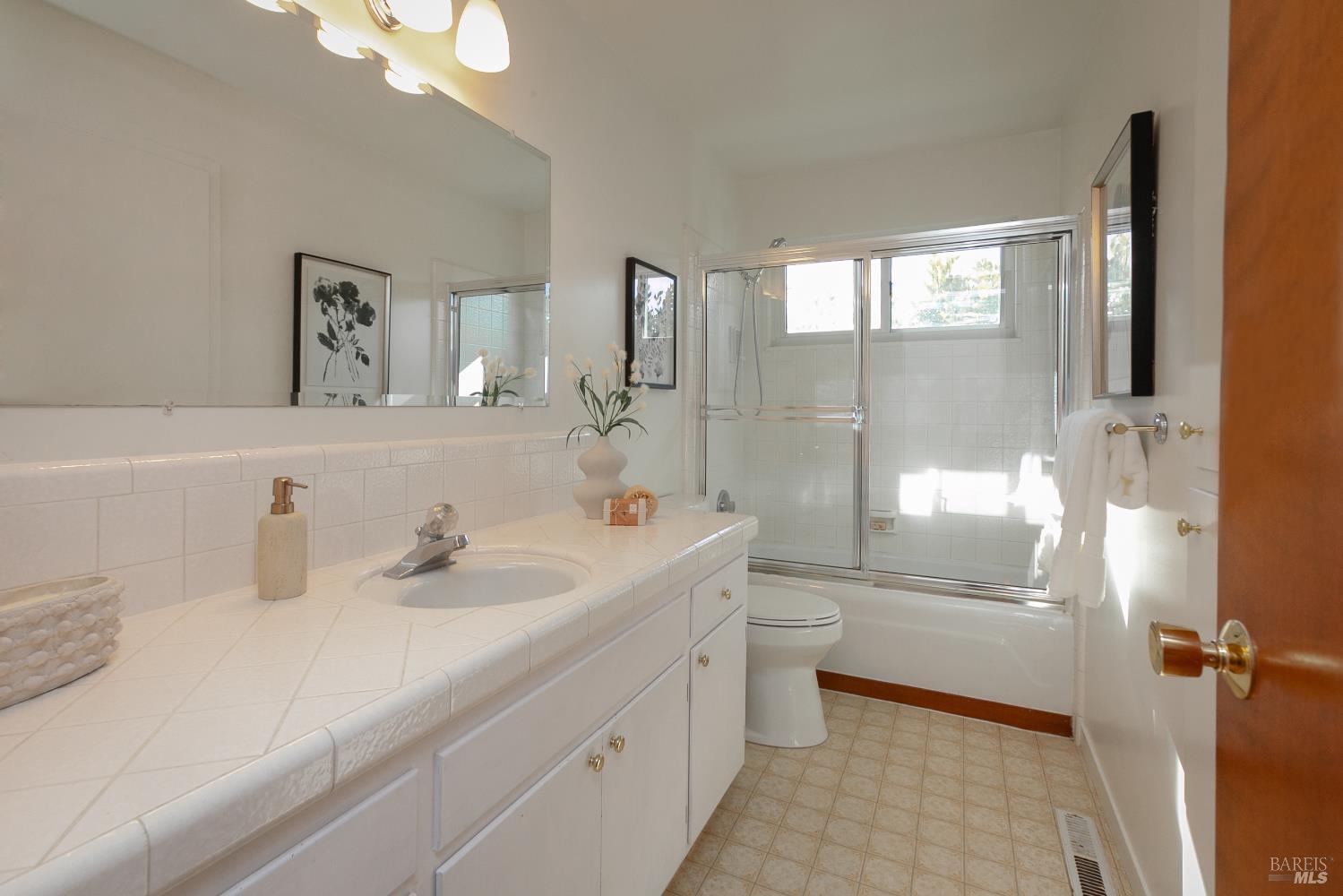 5530 Dupont Drive