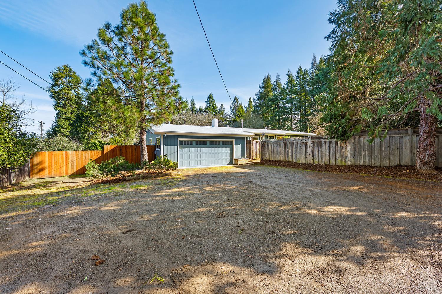 1417 Deer Lane
