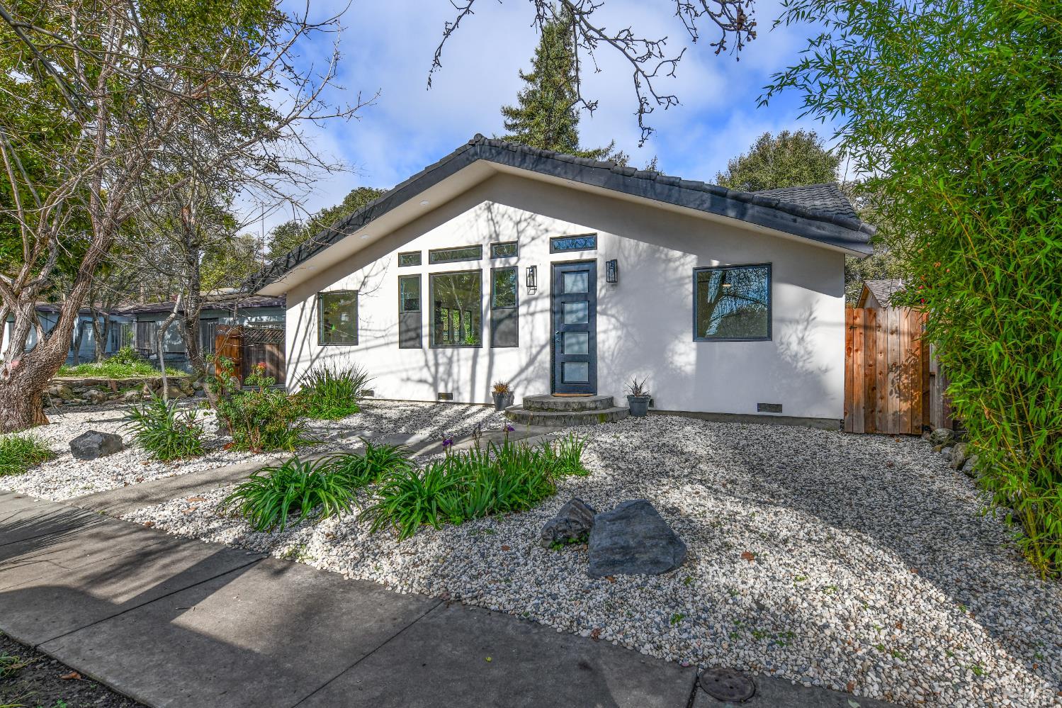 2470 W Pueblo Avenue