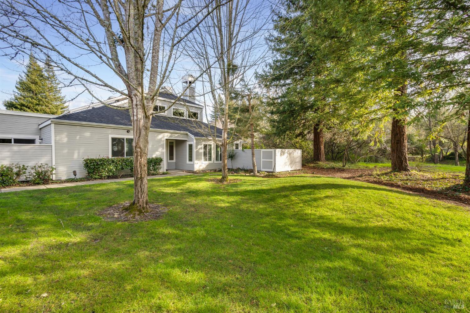 2322 Lakeview Drive