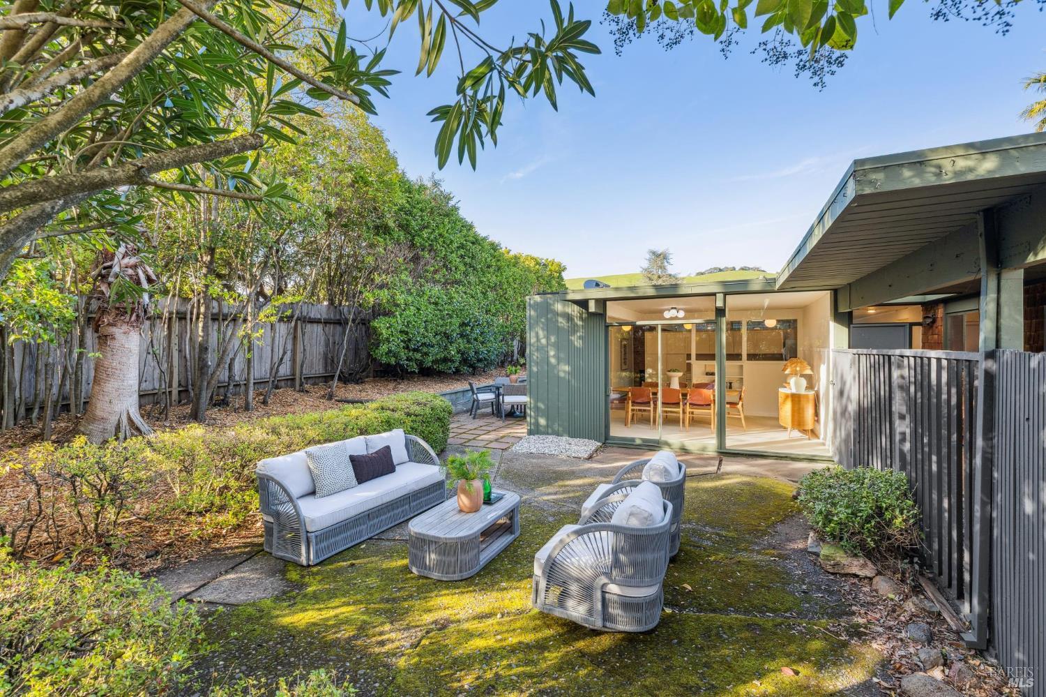 750 Montecillo Road