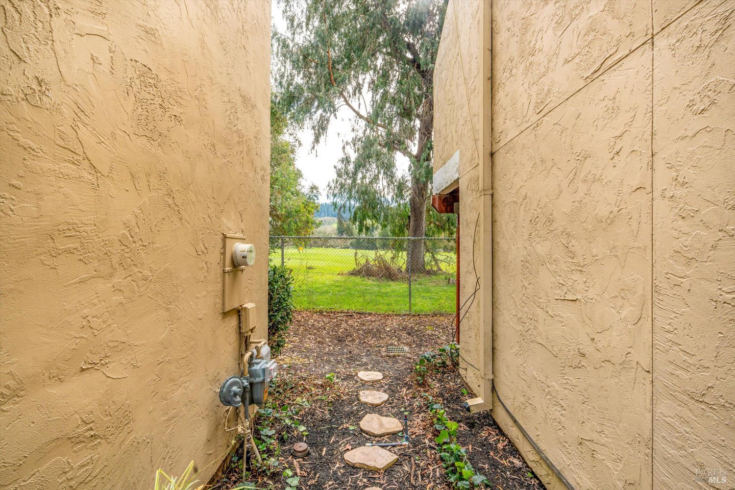 3098 Yulupa Avenue