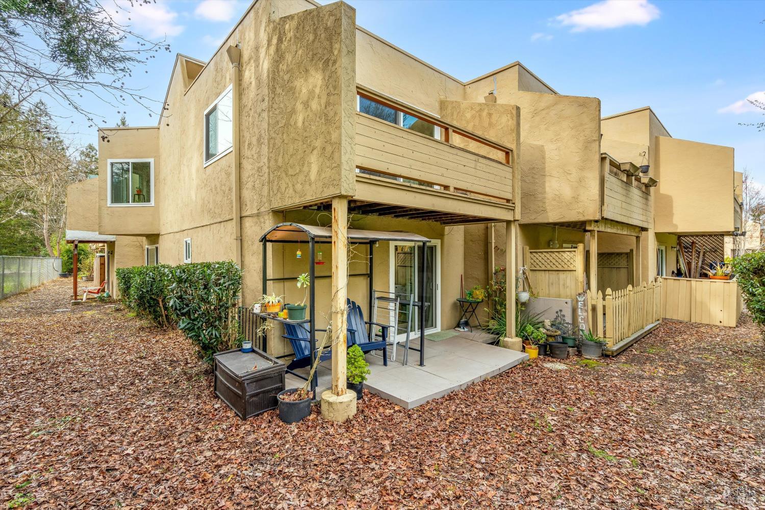3098 Yulupa Avenue