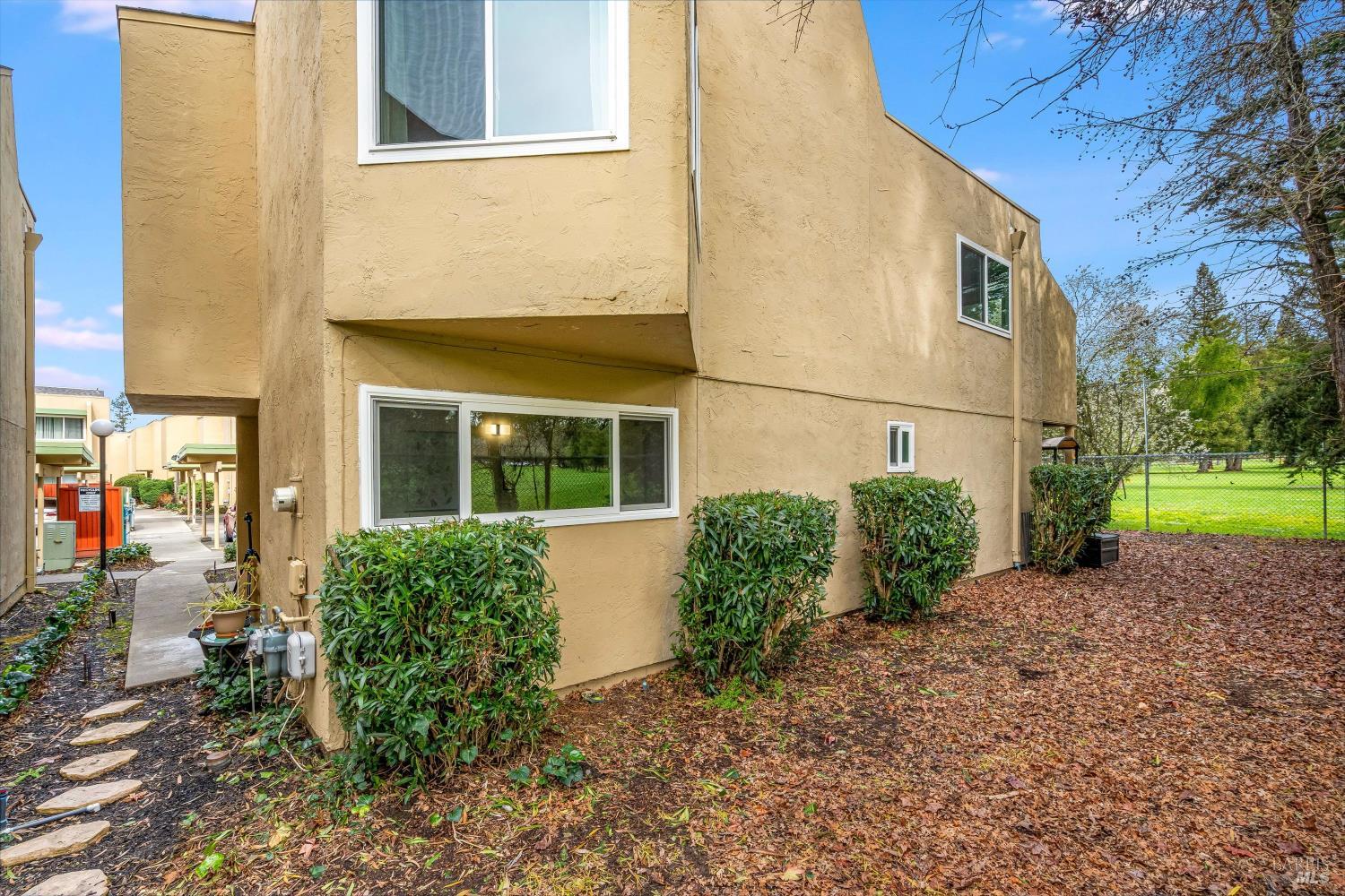 3098 Yulupa Avenue