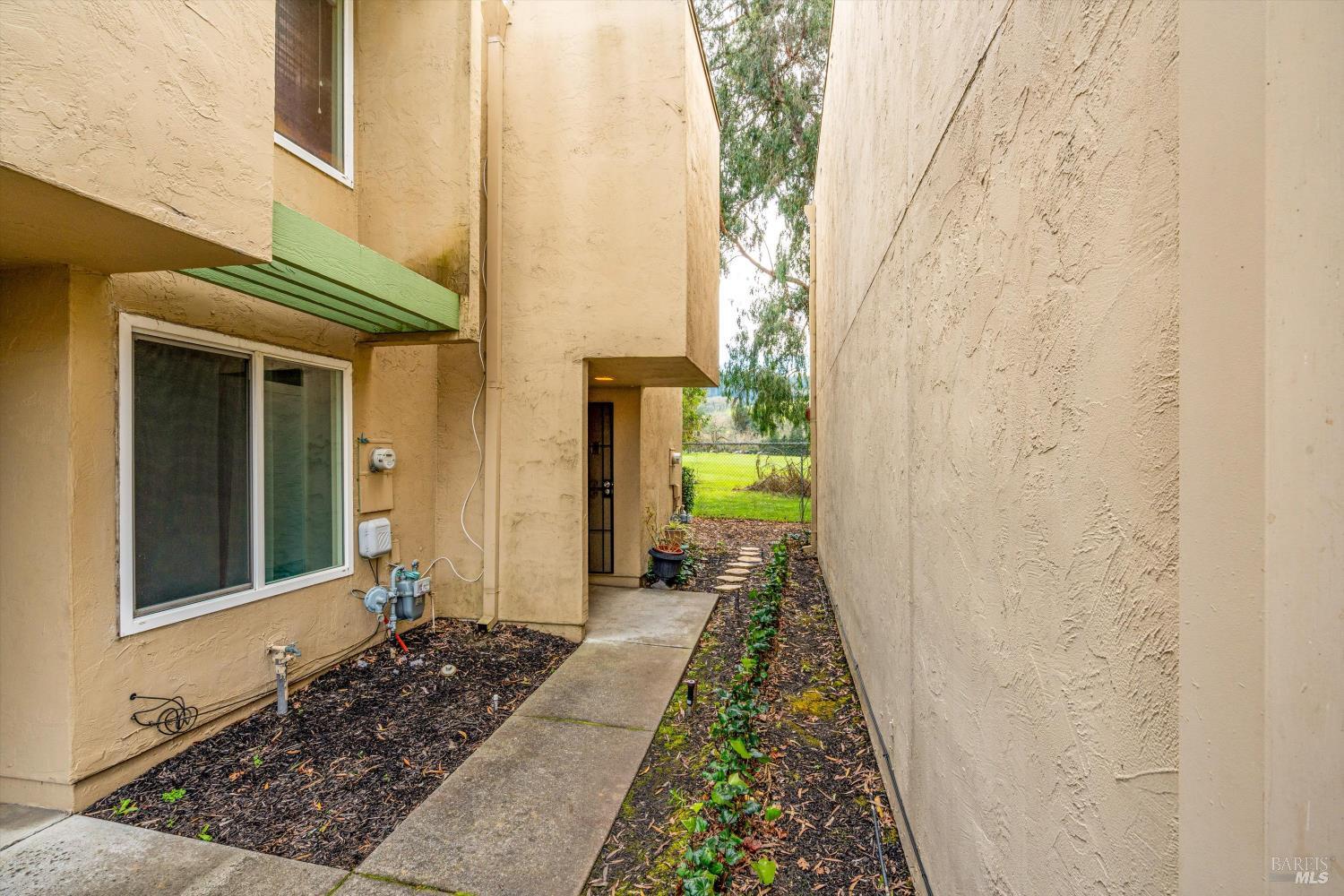 3098 Yulupa Avenue